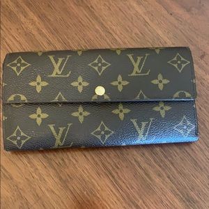 - Louis Vuitton Sarah Wallet Monogram